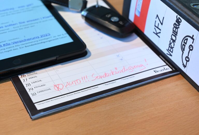 Sonderkündigungsrecht nach dem 30. November: Günstigerer Kfz-Versicherer!“