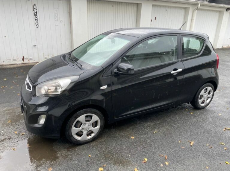 Autoaufkleber sicher entfernen: Tipps für einen makellosen Lack