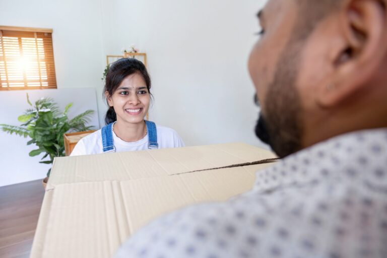 Rückenschmerzen als Umzugsbegleiter: Tipps für korrektes Heben