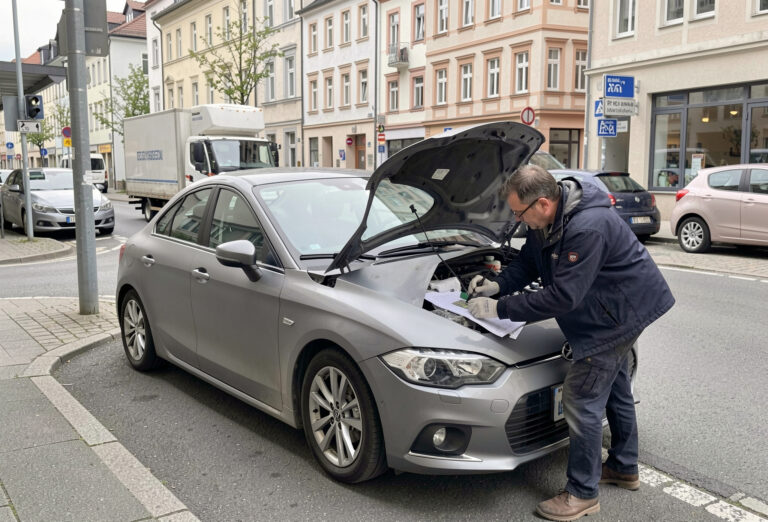 E-Auto Entsorgung: Die wichtigsten Informationen zu Hochvolt-Batterien, Recyclingverfahren und rechtlichen Bestimmungen in Deutschland